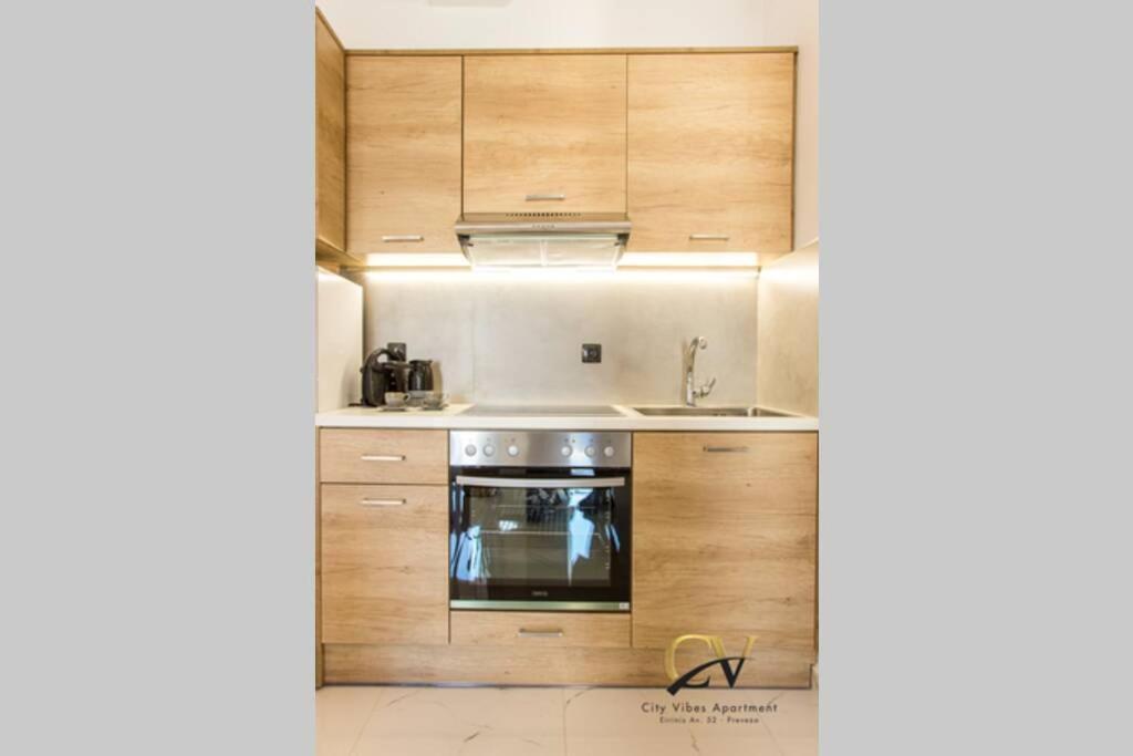 City Vibes Apartment เปรเวซา ภายนอก รูปภาพ